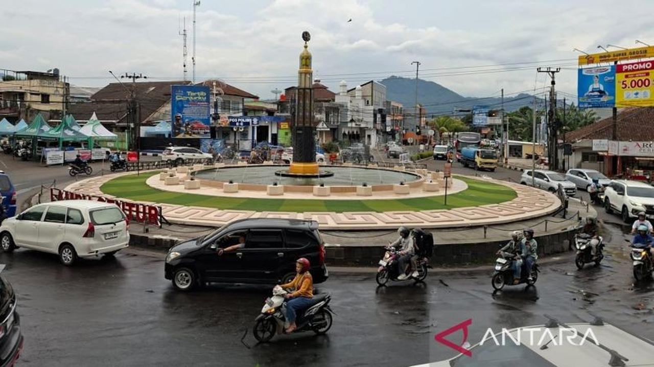 Antisipasi Cuaca Ekstrem, Polisi Tambah Papan Peringatan Jalur Cianjur