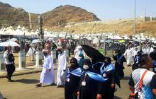 VIDEO: Detik-Detik Jemaah Indonesia Tiba di Arafah, Curhat Suka Duka