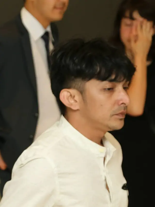 [Fimela] 6 Potret Yoga Pratama yang Awet Muda di Usia 38 Tahun