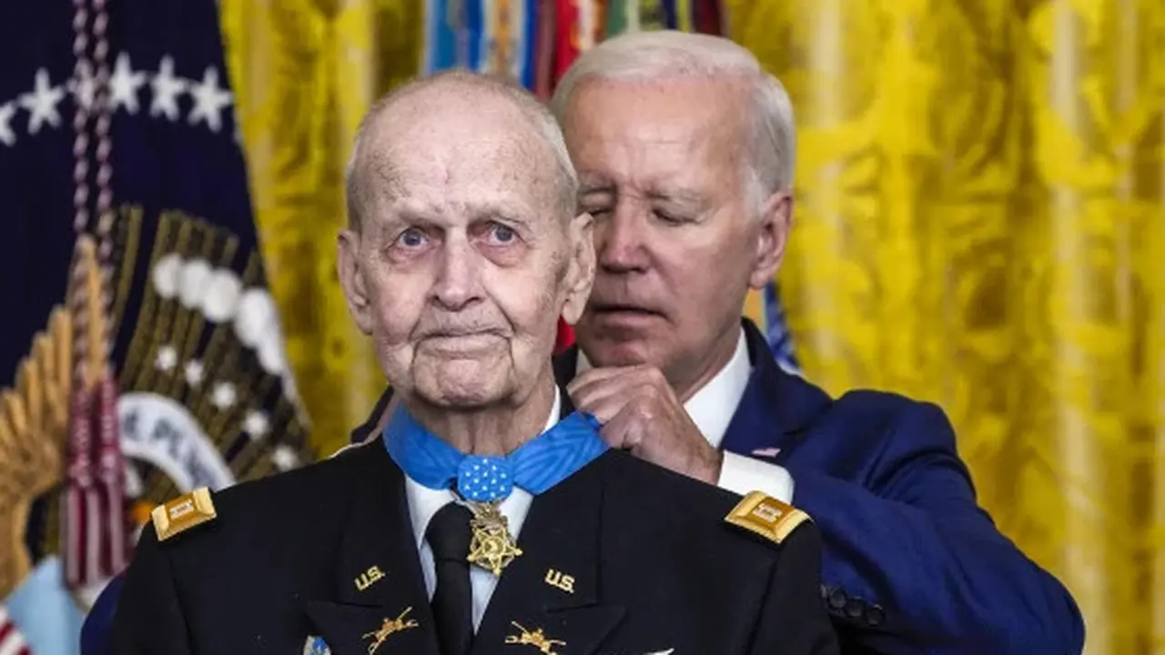 Larry Taylor dan Joe Biden