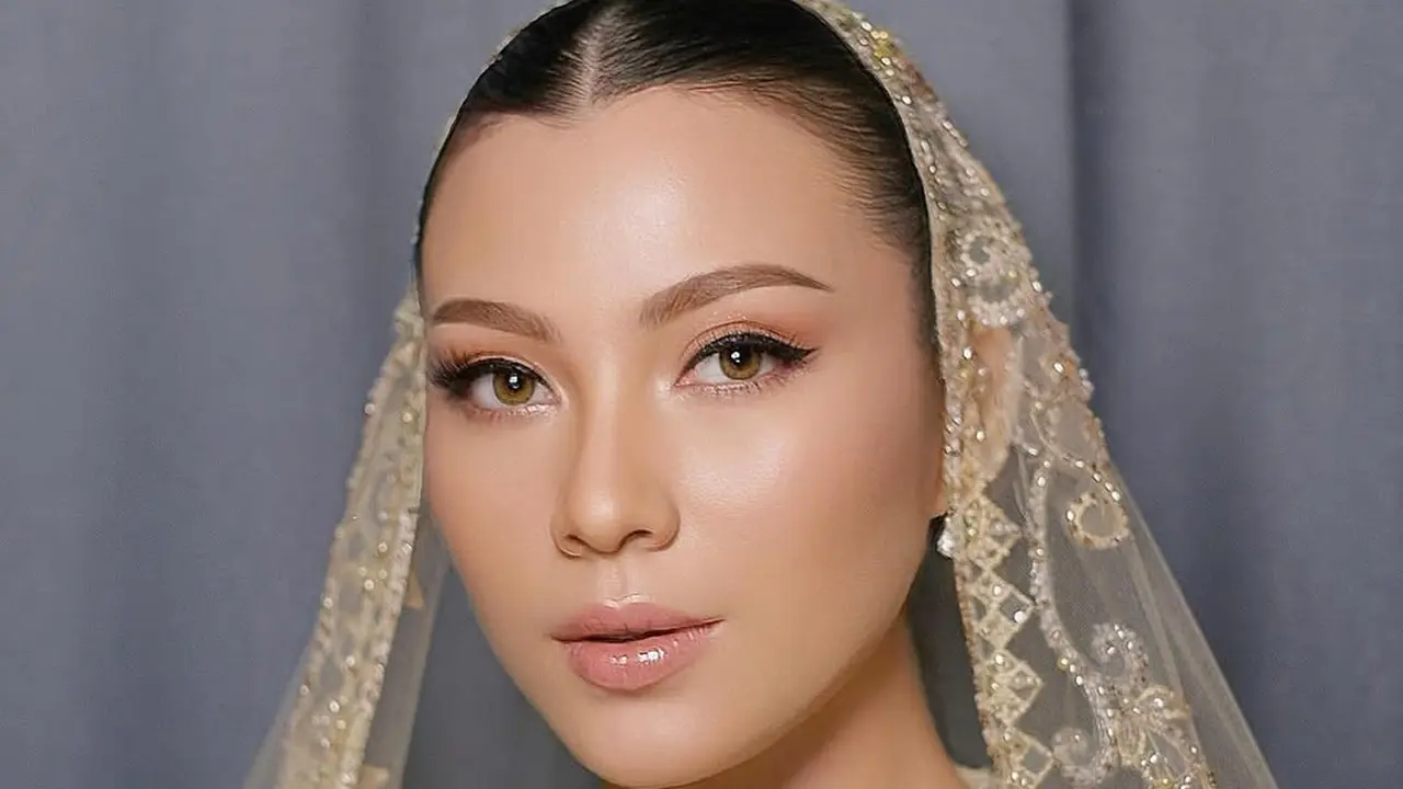 Pesona Calon Istri Harris Vriza, Haviza Devi Anjani dengan Makeup Soft di Momen Pengajian Jelang Menikah