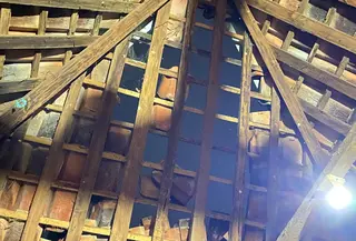 Rumah warga yang rusak akibat gempa pacitan. (istimewa)