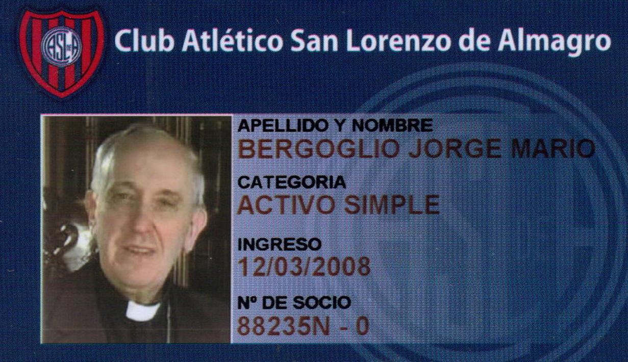 Foto ID card keanggotaan klub San Lorenzo milik Jorge Mario Bergoglio. Ia terpilis sebagai Paus pada 13 Maret 2013 menggantikan Paus Benedikt XVI sebagai pemimpin 1,2 miliar umat katolik. (AFP/Prensa Club San Lorenzo)