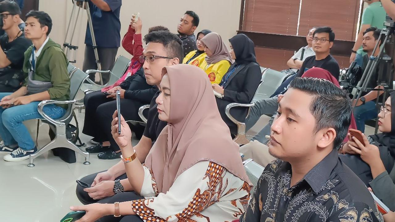 Namun menurut hakim Delta, surat tersebut telah sesuai dan dinyatakan sah serta sesuai dengan prosedur penyitaan.<br>