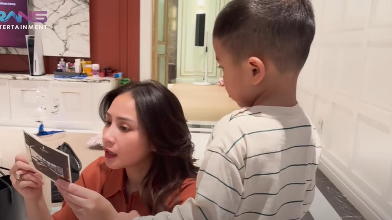 Circlenya Sudah Sultan, Rayyanza Dapat Hadiah Voucher Liburan ke Labuan Bajo dari Kakak Kelas - Nagita Slavina Ikut Terkejut