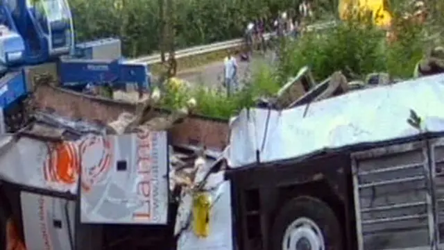 Bus Terbelah 2 di Italia, 38 Penumpang Tewas