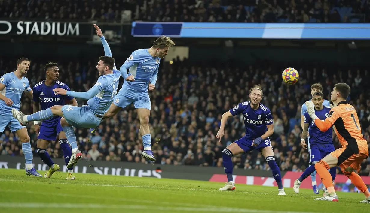 Pada menit ke-13 Manchester City mencetak gol kedua lewat Jack Grealish melalui tandukan kepala usai memanfaatkan umpan silang Riyad Mahrez. (AP/Jon Super)
