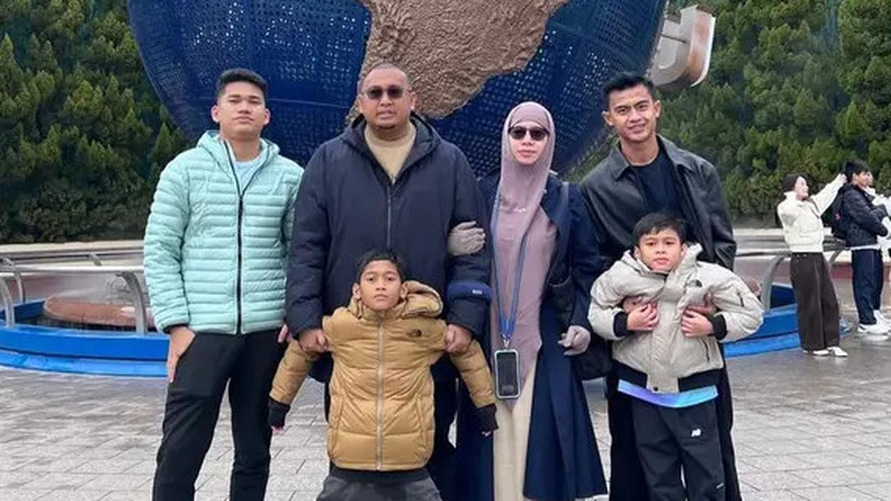6 Potret Keseruan Pratama Arhan Liburan Akhir Tahun Bareng Keluarga Azizah Salsha di Jepang