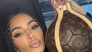 Kim Kardashian Pamer Bola Sepak Monogram LV, Dijual Rp 37,5 Juta di Pasar Loak