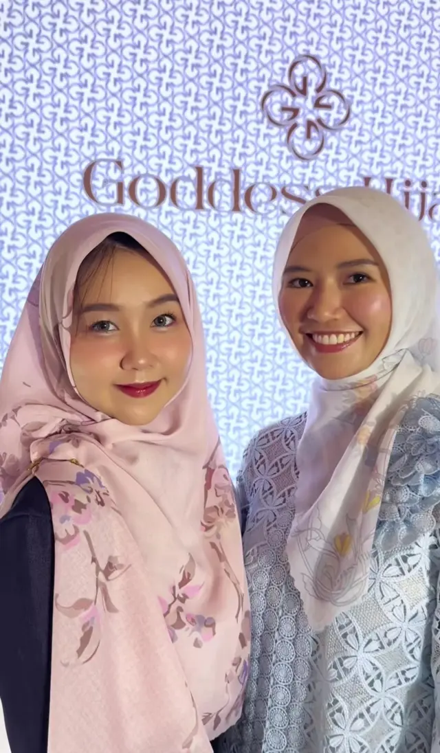 7 Potret Reni Effendi istri dr Richard Lee pakai hijab saat promosi bisnis produk hijab milik suami