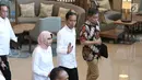 Presiden Joko Widodo bersama Plt Dirut PLN Sripeni Inten Cahyani dan Menteri ESDM Ignasius Jonan usai menggelar rapat di Kantor Pusat PLN (Persero), Jakarta, Senin (5/8/2019). Jokowi meminta penjelasan menyusul peristiwa pemadaman listrik di hampir seluruh Pulau Jawa. (Liputan6.com/Angga Yuniar)