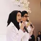 Sintya Marisca tampil santun saat bernyanyi dengan Abidzar (@sintyamarisca)