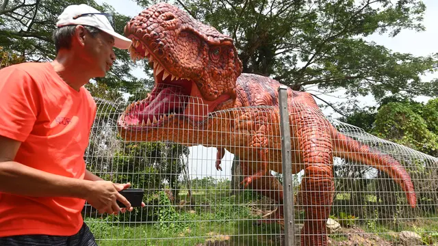 Singapura Bangun Replika-Replika Dinosaurus di Jalur Menunju Bandara Changi