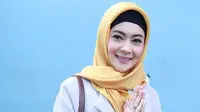 Indah Dewi Pertiwi Putuskan Berhijab