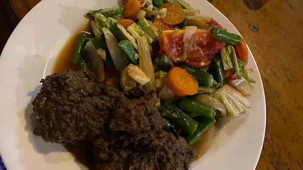 22 Rekomendasi Tempat Makan Enak di Bukittinggi Terbaru 2025, Mudah Dicari &amp; Paling Populer