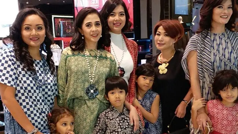 Sambut Hari Batik Nasional, Galeries Laffayette Adakan Family Day