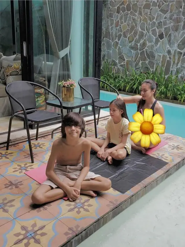 Wulan Guritno di kediamannya