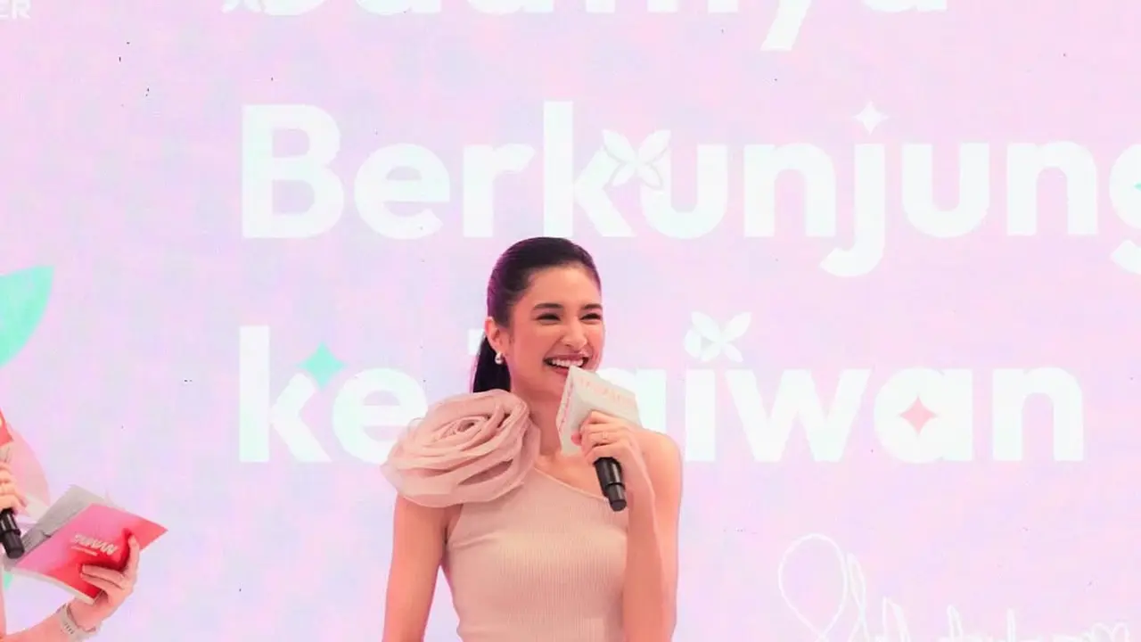 Didapuk Jadi Duta Pariwisata Taiwan, Mikha Tambayong Tampil Bak Barbie di Panggung