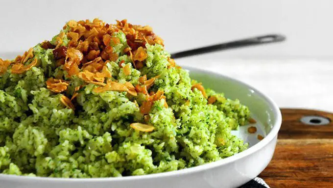 Nasi goreng bayam / copyright ladyandpups.com