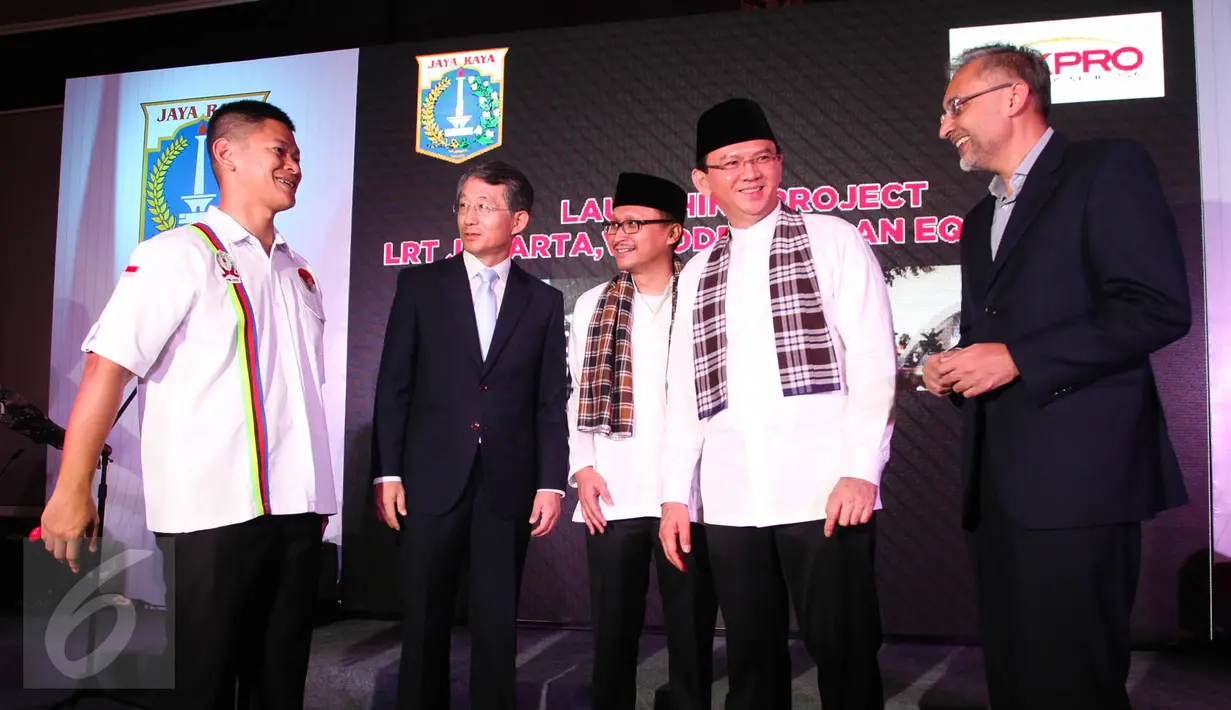 Suasana peluncuran tiga proyek LRT, Velodrome dan Lapangan di Gedung KNPI, Jakarta, Rabu (22/6). Pembangunan tersebut dilakukan untuk menunjang fasilitas infrastruktur Asian Games dan ditargetkan selesai pada Februari 2018. (Liputan6.com/Faizal Fanani)