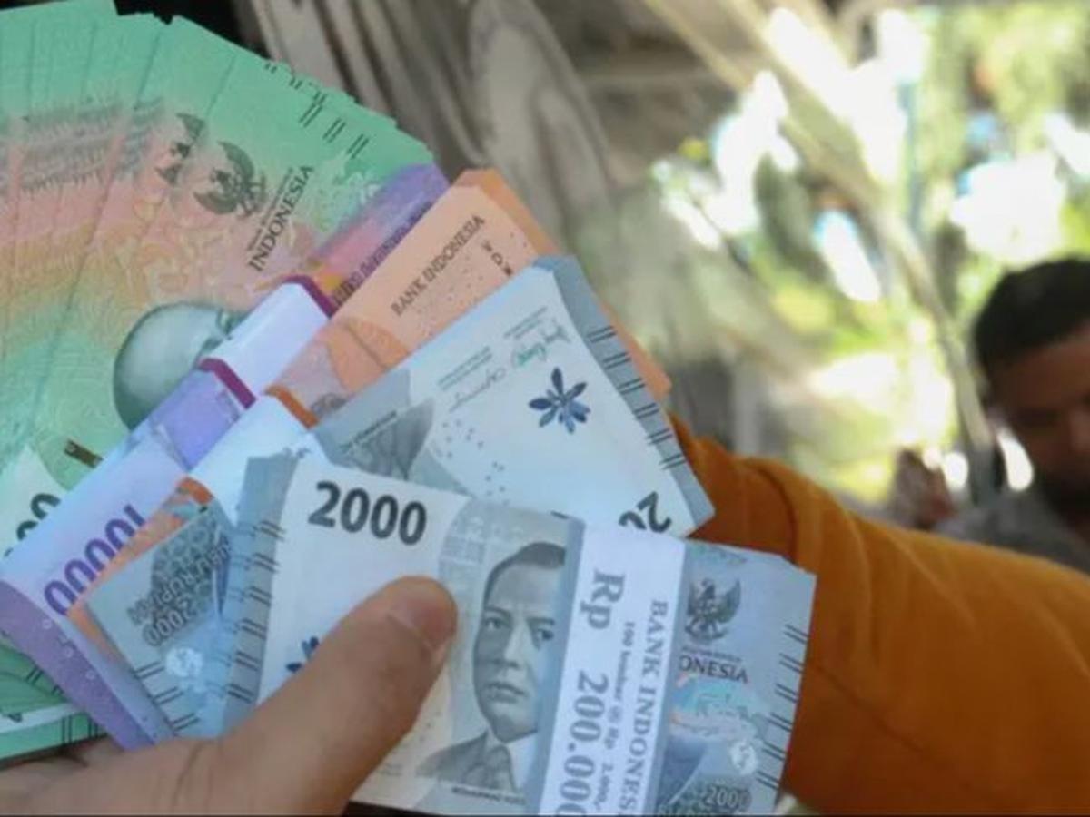 Waktu dan Tempat Tukar Uang