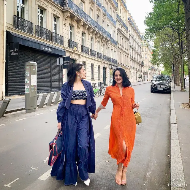 7 Potret Keseruan Ashanty, Olla Ramlan, Nindy Ayunda dan Ririn Ekawati Liburan di Paris