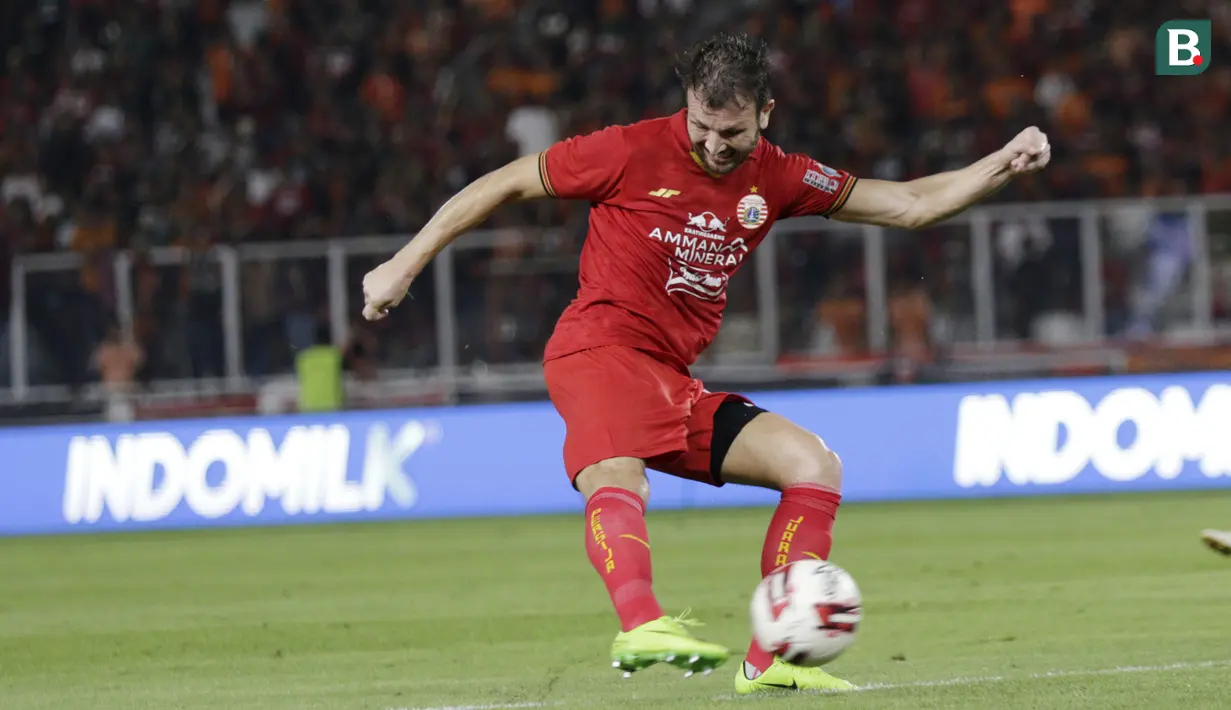 Mantan pemain Juventus ini berperan besar atas dua gol Persija Jakarta ke gawang Gianluca Pandeynuwu. (Bola.com/M Iqbal Ichsan)