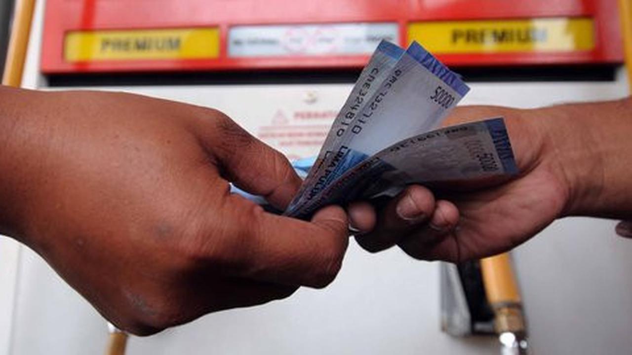 Pemerintah diminta untuk ganti kerugian Pertamina jual Premium