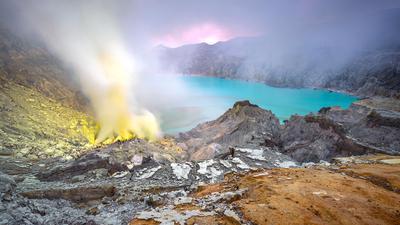 Jangan Terkecoh Status Normal, Kawah Ijen Masih Simpan Ancaman