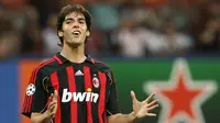 2. Kaka - Pemain asal Brasil ini menjadi motor vital setiap serangan AC Milan di Liga Champions 2007. Kaka mampu menghancurkan lini pertahanan Liverpool dan memberikan beberapa assist untuk kemenangan AC Milan atas Liverpool di laga final Liga Champions 2007. (AFP/