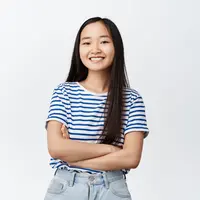 Cara orang tua tetap terhubung dengan remaja yang mulai menutup diri melalui pendekatan empatik tanpa paksaan. (Foto: cookie studio/Freepik)
