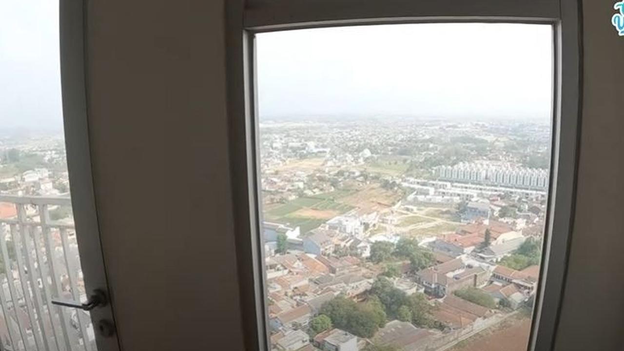 Pemandangan Indah dari Dalam Kos-Kosan