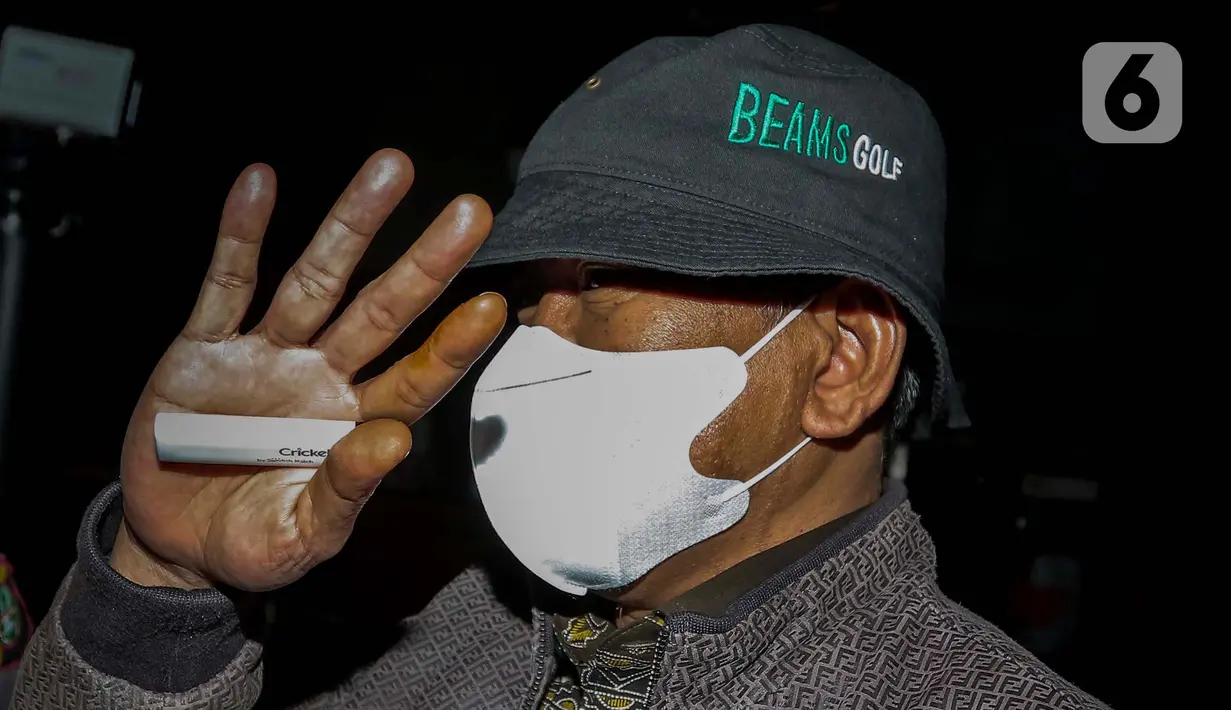Dari penggeledahan itu, tim penyidik KPK menemukan barang bukti berupa catatan keuangan, berbagai dokumen, dan bukti elektronik yang diduga berkaitan dengan kasus dugaan suap di Kabupaten Sorong. (Liputan6.com/Angga Yuniar)
