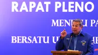   Ketua UmPartai Demokrat Susilo Bambang Yudhoyono berpidato saat rapat pleno di Cianjur, Jawa Barat, Jumat (28/8/2015). (Liputan6.com/Helmi Afandi)