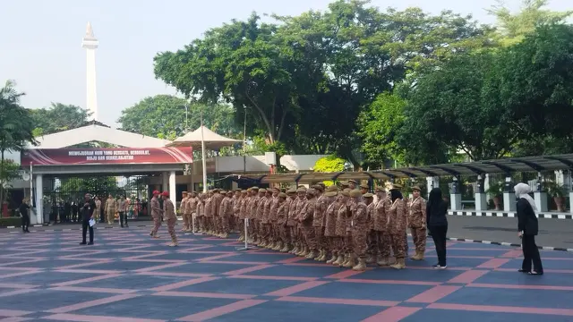 Kepala daerah peserta retret gelombang kedua mengikuti apel di Kantor Kemendagri, Jakarta, Minggu (22/6/2025).