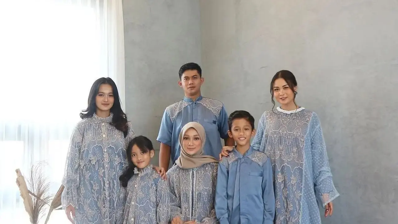 Pilihan Outfit Lebaran Couple 2024