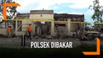Tim Inafis Polda Jatim menyelidiki pembakaran Mapolsek Tambelangan Sampang. Mapolsek Tambelangan dibakar oleh ratusan orang tadi malam. Belum diketahui motif pembakaran, Polres Sampang masih meyelidiki kasus ini
