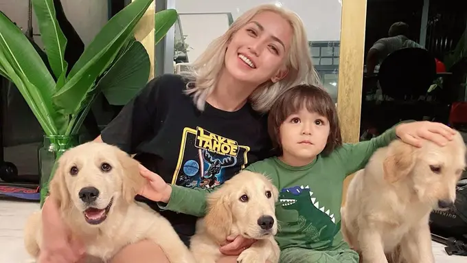 [Fimela] Jessica Iskandar dan El Barack