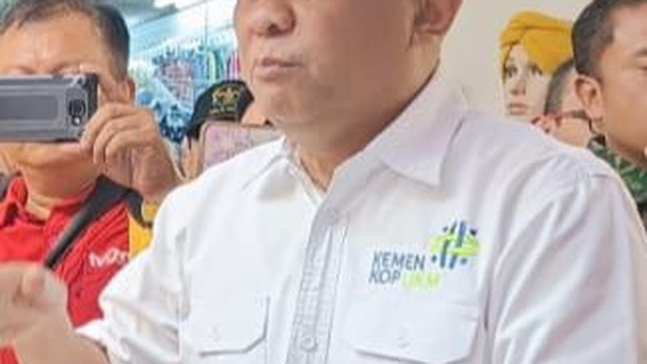 Keluh Pedagang Tanah Abang ke Menteri Teten: Penjualan Sudah Enggak Laris Lagi Pak