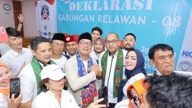 Sekretaris Jenderal (Sekjen) Rekat Indonesia Raya, Heikal Safar menghadiri acara pertemuan simpul Gabungan Relawan Ridwan Kamil-Suswono 08 (Garnisun 08) di Jalan Raya Pulo Gebang, RT 6/4, Kelurahan Ujung Menteng, Kecamatan Cakung, Jakarta Timur, Sabtu (21