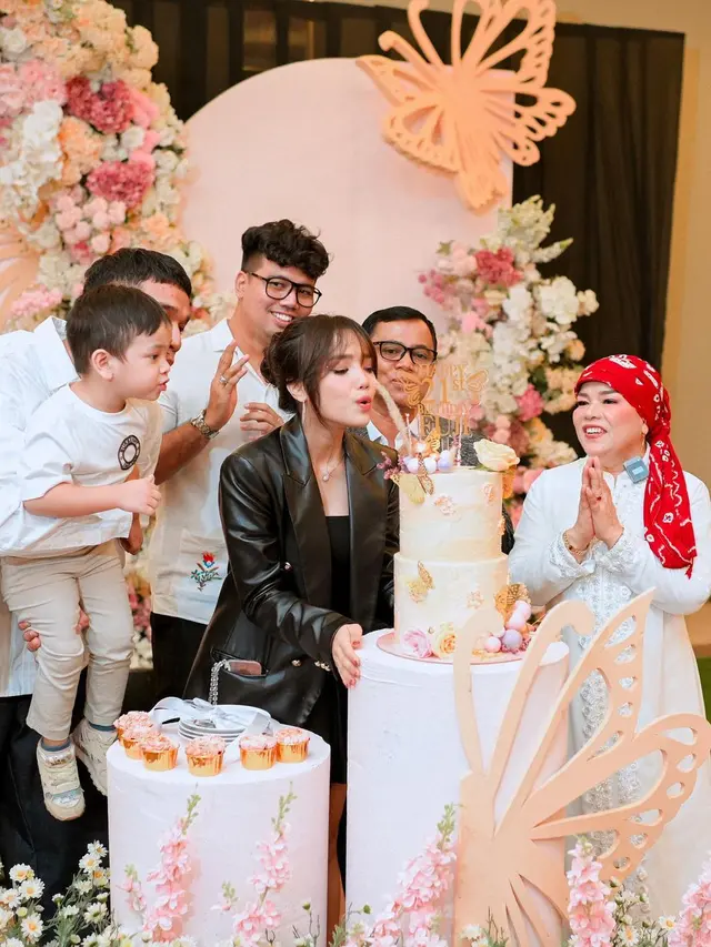 Fuji An rayakan ultah ke-21 (Instagram/fuji_an)