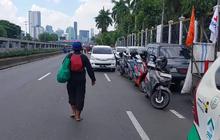 Warga Baduy Ikut Demo di Depan DPR, 'Rakyat Kecil Mah Enggak Butuh Janji, Tapi Butuh Makan, Butuh Pekerjaan