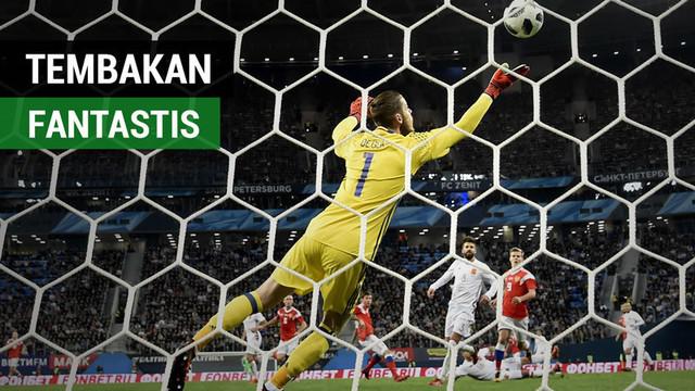Berita video momen tembakan fantastis striker Rusia, Fyodor Smolov, berhasil menaklukkan kiper Spanyol David De Gea, pada laga persahabatan di St. Petersburg, Selasa (14/11/2017).