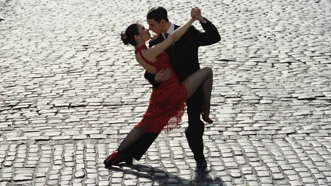 Atraksi Tari Ini Bikin Kamu Ingin Tutup Kedua Mata Selama Nonton