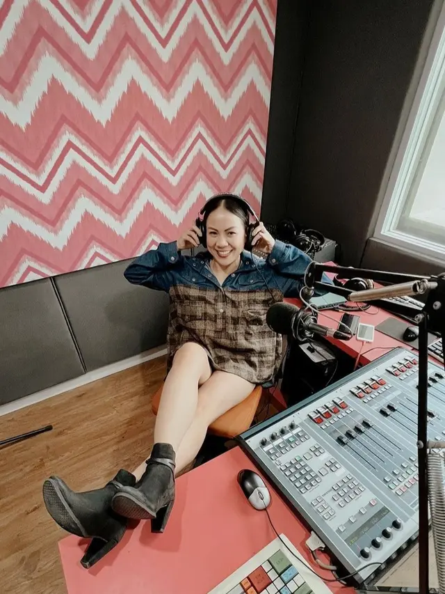 Penyiar radio Dylla Agnesia ternyata lulusan teknik sipil