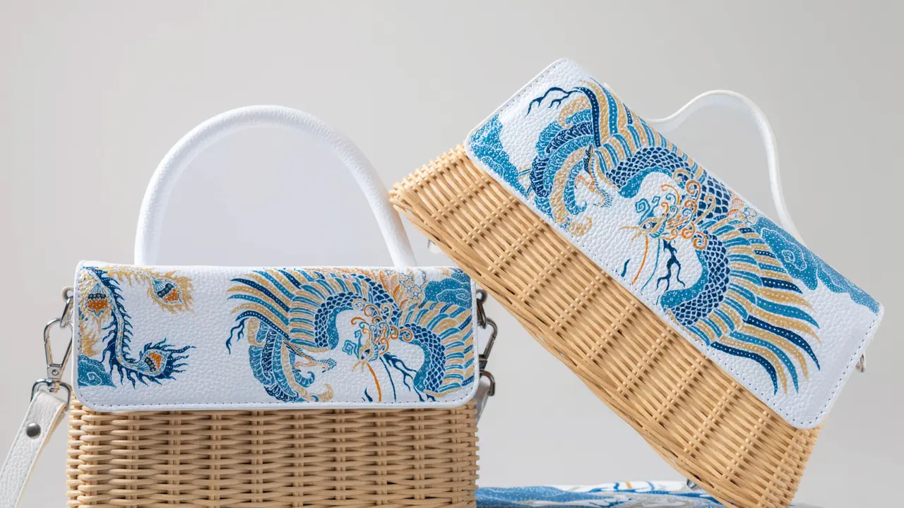 Produk Lunar Porcelain Collection
