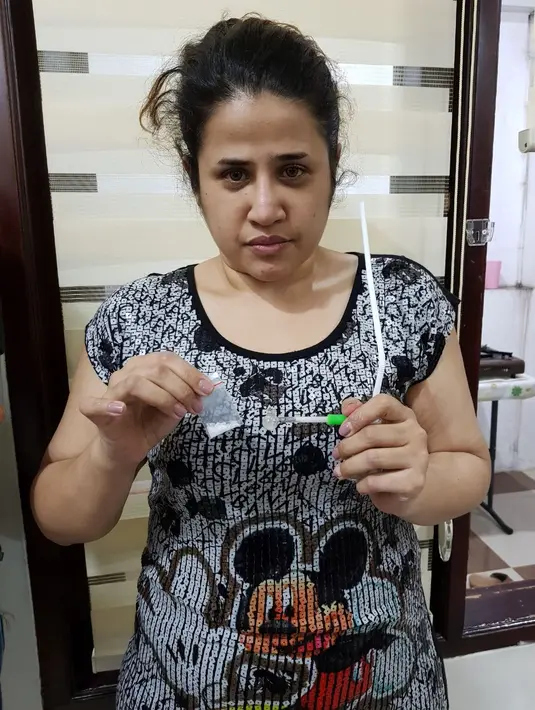 Dhawiya yang merupakan anak bungsu Elvy Sukaesih tersebut ditangkap di rumahnya, di Cawang, Jakarta Selatan pada Jumat (16/2/2018) pukul 00.30 WIB. (Istimewa)