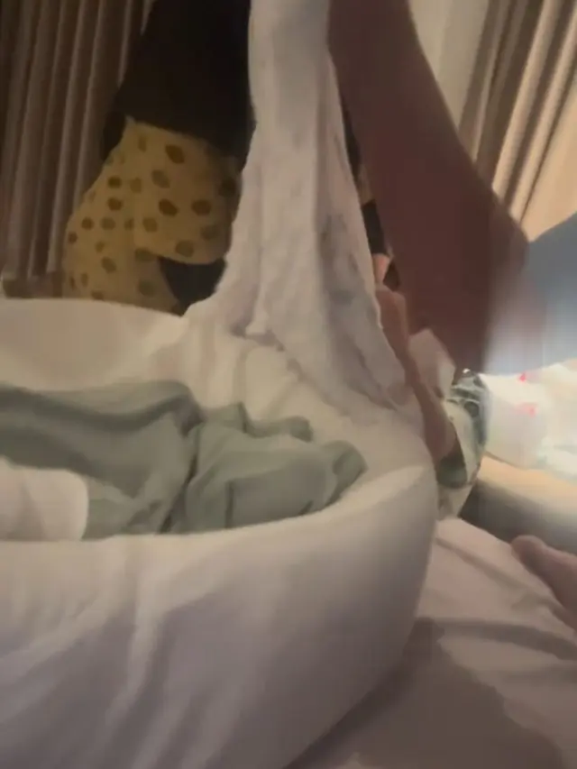 Potret Rayyanza yang cemburu dengan Baby Lily (Sumber: Instagram/@raffinagita1717)