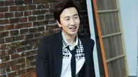 Dengan popularitasnya, Lee Kwang Soo kini masuk dalam daftar artis yang menjadi konglomerat atau orang kaya baru. (Naver)