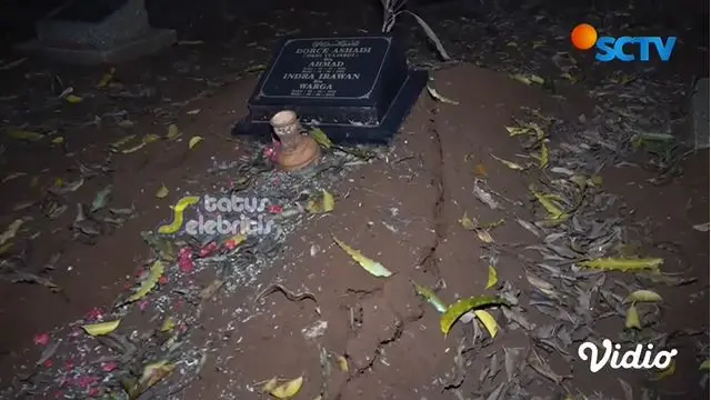 Jarang Diziarahi, Ini 6 Potret Makam Dorce Gamalama yang Amblas Diguyur Hujan